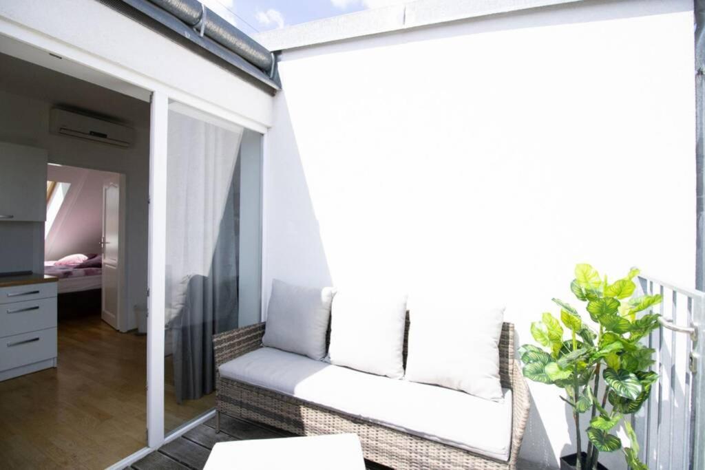 Ferienwohnung Sunny & Cozy Penthouse With Balcony Dg4 Wien Exterior foto